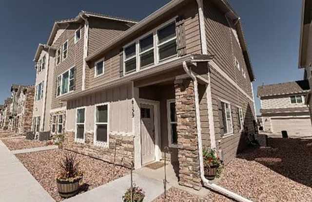 Welcome to this charming 3 bedroom, 2.5 bathroom fully furnished house photos photos