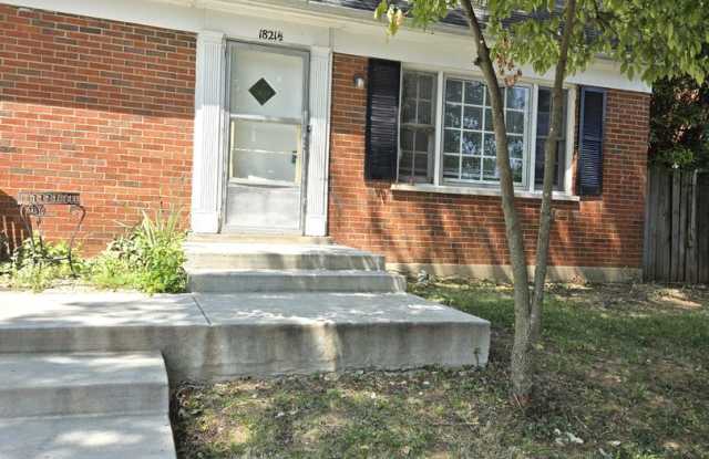 Deep Springs, 2 bedroom duplex, hardwood floors! 240823 - 1821 Marietta Drive, Lexington, KY 40505