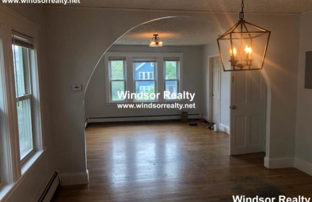 37 Aberdeen Ave. Gallery 4