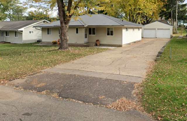$1,075| 2BD 1BA| 3021 Blakeley Avenue | Available 11/1/2026! Gallery 1