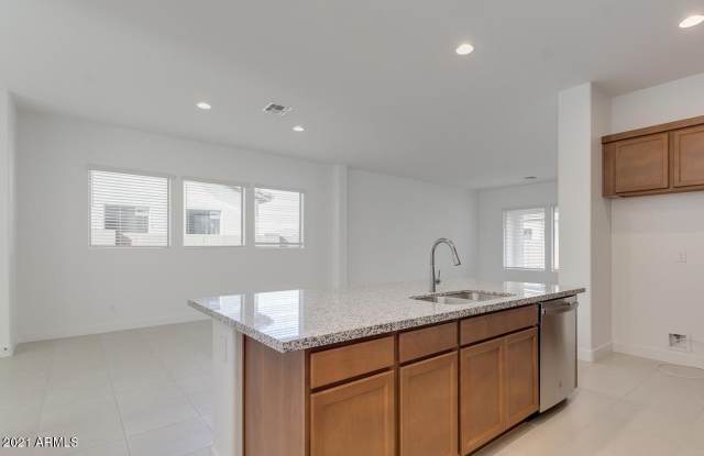 458 W Golden Aspen Gallery 3