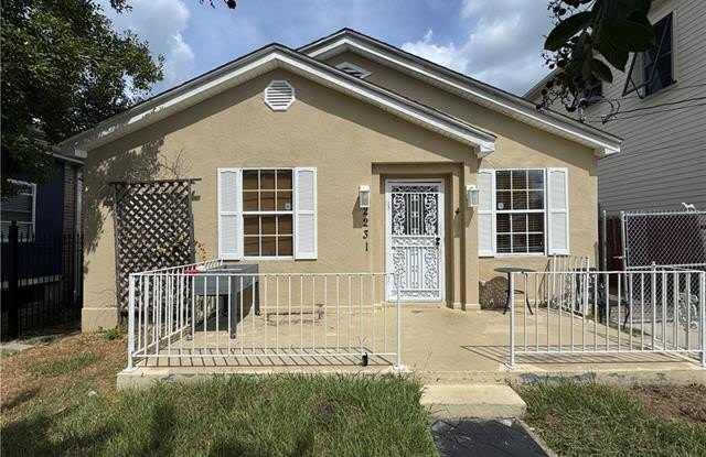 2231 DREUX Avenue photos photos