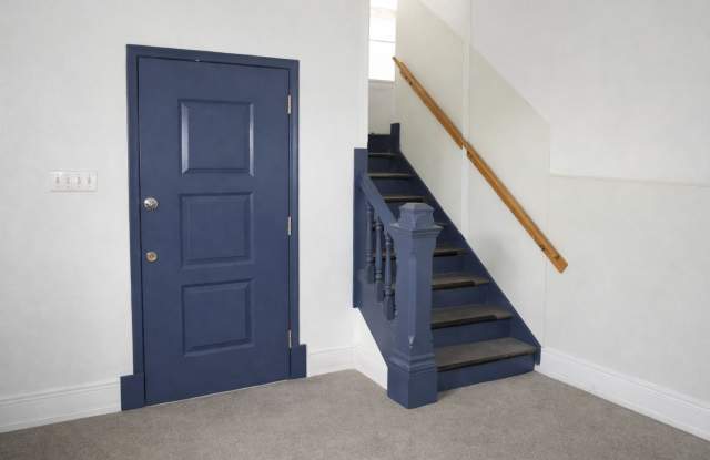 1203-8TH Gallery 3