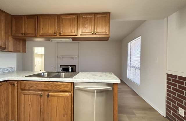 18016 N 15TH Avenue Gallery 4
