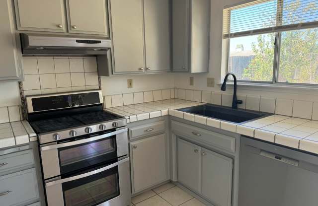Just reduced! Great location Gallery 4