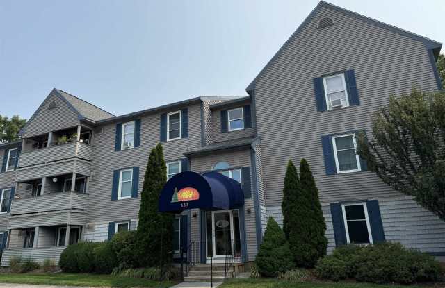 173 Eastern Avenue - 173 Eastern Avenue, Manchester, NH 03104