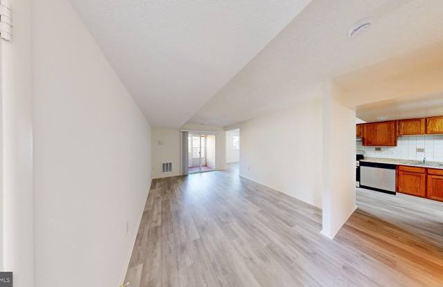7197-D CIMARRON Court Gallery 4