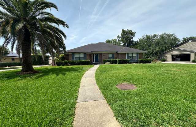 Charming Neighborhood, Beautiful, Sprawling Brick Ranch photos photos