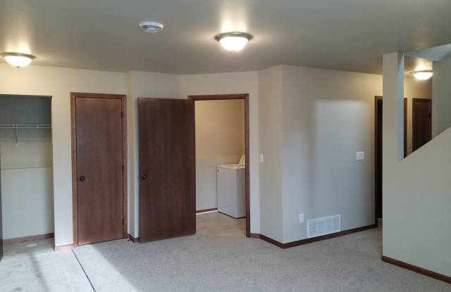 3 Bedroom / 2 Bathroom House For Rent! Gallery 4