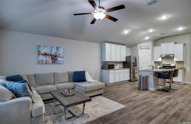 6910 Shiraz Way Gallery 3