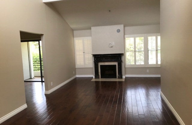 260 CAGNEY LANE 319 - 260 Cagney Ln, Newport Beach, CA 92663