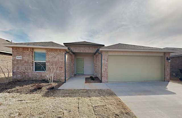 Beautiful Spacious 3 Bed 2 Bath Home in Mustang Schools Gallery 1