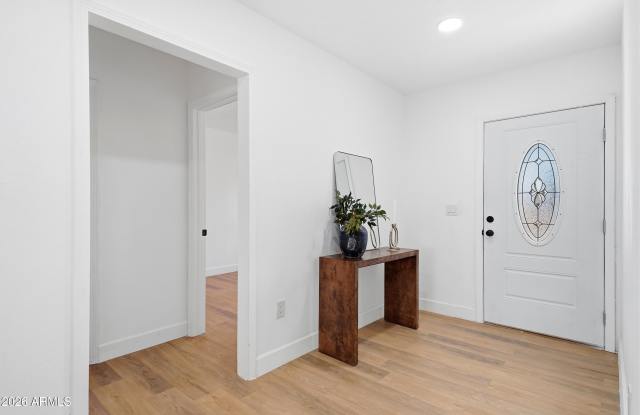 1433 E PORTLAND Street Gallery 4