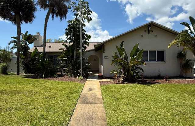 Pool home in Melbourne Beach - 217 Fifth Avenue, Melbourne Beach, FL 32951 Pool home in Melbourne Beach - 217 Fifth Avenue, Melbourne Beach, FL 32951