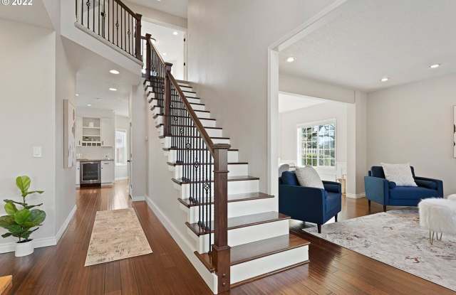 Stunning 4-Bedroom Hillsboro Home with Bonus Room, Den & RV Parking Gallery 3