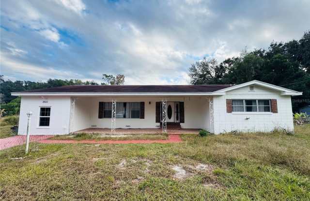 Charming 3 Bedroom, 3 Bath Single Family Home For Rent at 2022 Edgewood Rd., Leesburg, FL 34787 photos photos