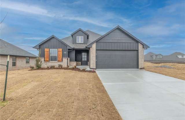 Newer Home + Moore Schools + 3 Bedrooms + Storm Shelter + Broadmoore Heights photos photos