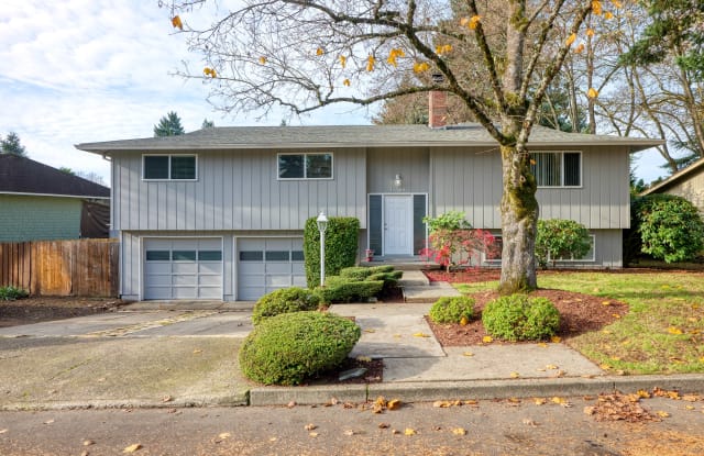 18165 SW Shawnee Trl - 18165 Southwest Shawnee Trail, Tualatin, OR 97062