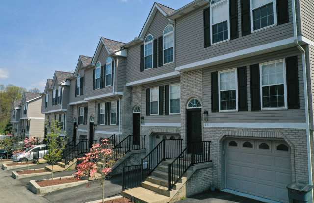 2 Bed / 1.5 Bath Townhouse for Rent in Monaca, PA! photos photos