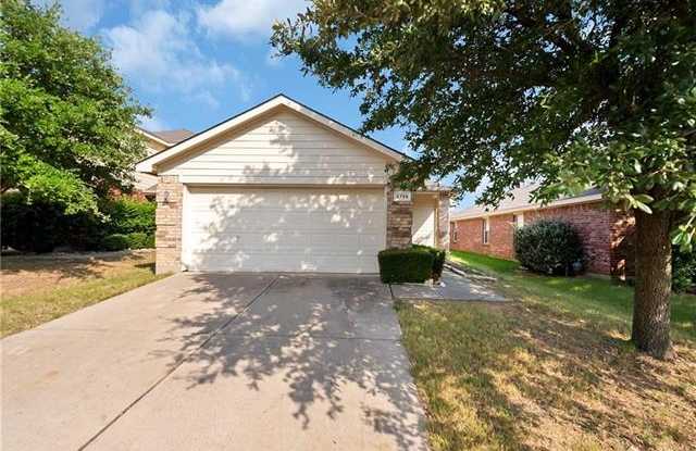 2756 Lynx Lane - 2756 Lynx Lane, Fort Worth, TX 76244