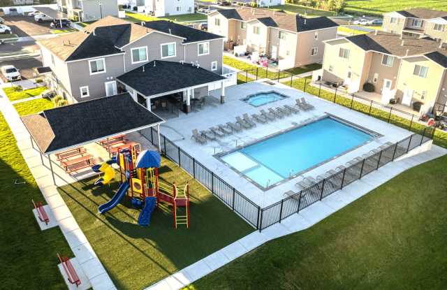 Upscale 2 Bedroom Smithfield Apartment Home Gallery 3