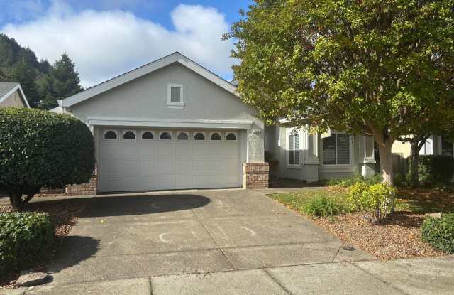 Large Single Level 2 Bedroom 2 Bathroom with Office in Cloverdale's Del Webb Community with A/C  EV Charging - 213 Albany Street, Cloverdale, CA 95425