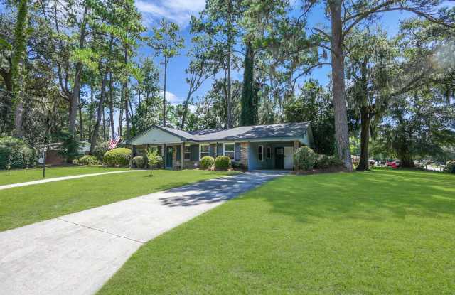 Fully Furnished Home in the Heart of Southside Savannah! Gallery 4
