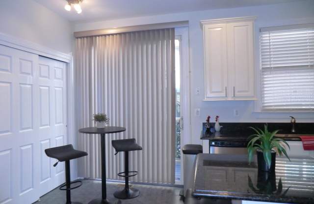 1220 HARBOR ISLAND WALK Gallery 4