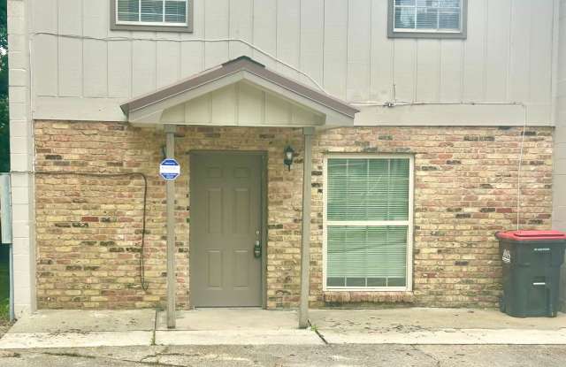 3 Bedroom Townhome Updated - Private Patio photos photos 3 Bedroom Townhome Updated - Private Patio photos photos