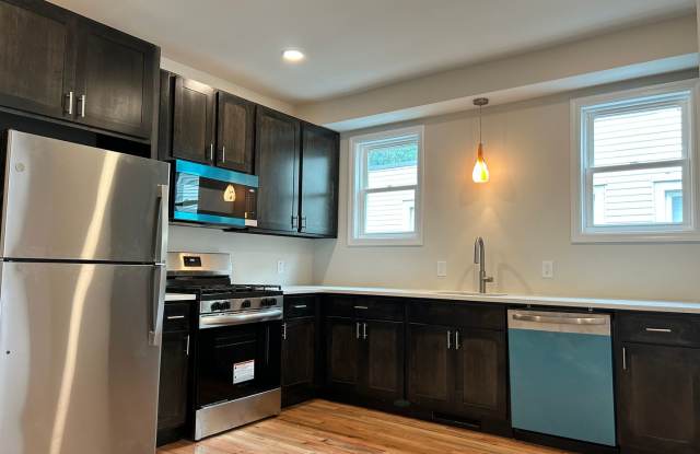 414-416 Ridgeway Gallery 1