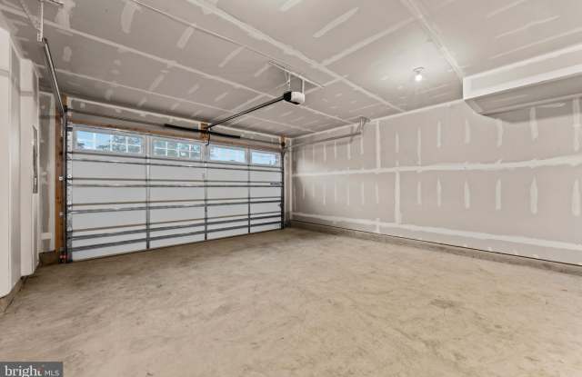 13721 HUNT VALLEY Court Gallery 4