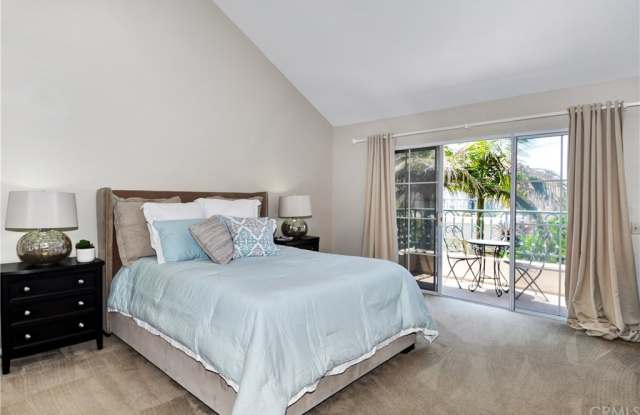 19275 Meadowood Circle Gallery 3