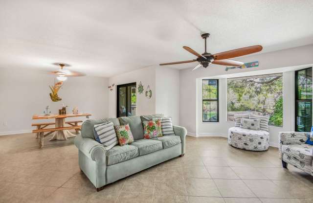 2/2.5 Town Home Away From Home in Crystal River Gallery 4