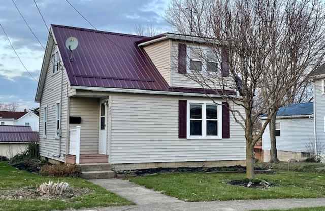 ASHLAND - 2 Bedroom Home Available! - 220 East 8th Street, Ashland, OH 44805