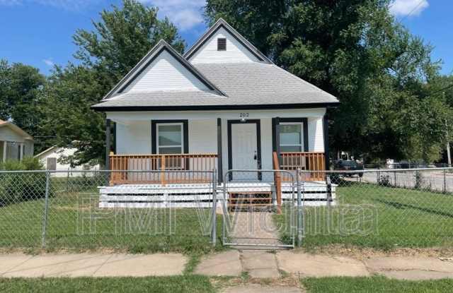 202 N Ash St - 202 North Ash Street, Wichita, KS 67214