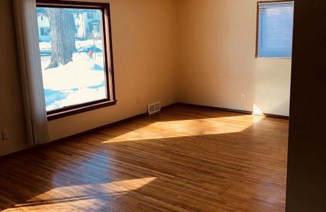 1205 Broadway N Gallery 3