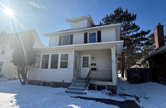 Duluth MN 6-Bedroom - 2-Bath - 2-Car Garage photos photos