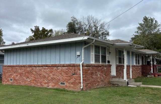 1347 A East High St. - 1347 East High Street, Springfield, MO 65803