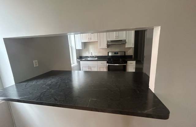 514 W Queen ln 3Br apartment ONLY with 3br Voucher photos photos