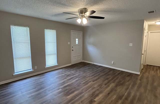 205 Timberline Dr Gallery 2