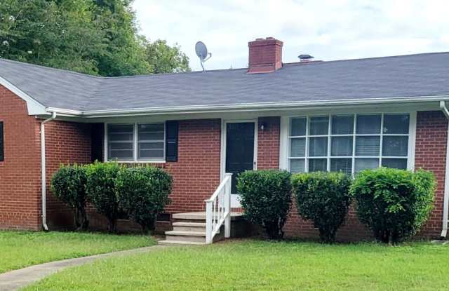 Spacious 3 Bed, 2 Bath Home in Graham, NC - Available for Rent! photos photos