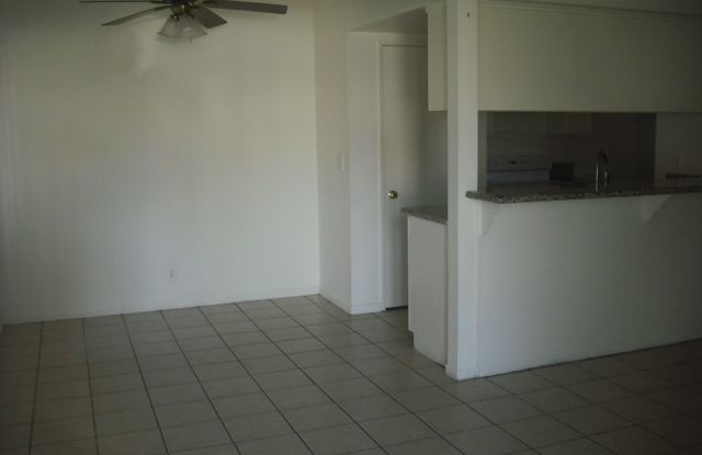 Enjoy townhouse living close to the beach. Gallery 3