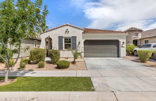 2818 E Hidalgo Ave photos photos