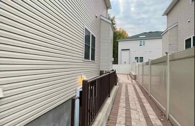 20 Moreno ct - 20 Moreno Court, Staten Island, NY 10309