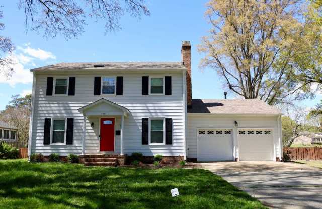 Fabulous neighborhood 4 BR home right on Elizabeth Lake photos photos