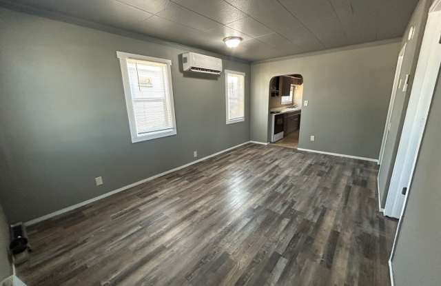 3 bedroom house close to shopping. Gallery 3