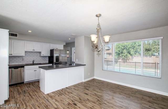 8702 E Bonnie Rose Avenue Gallery 3