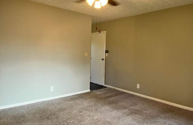 3 bed 1 bath Single Family home Gallery 3