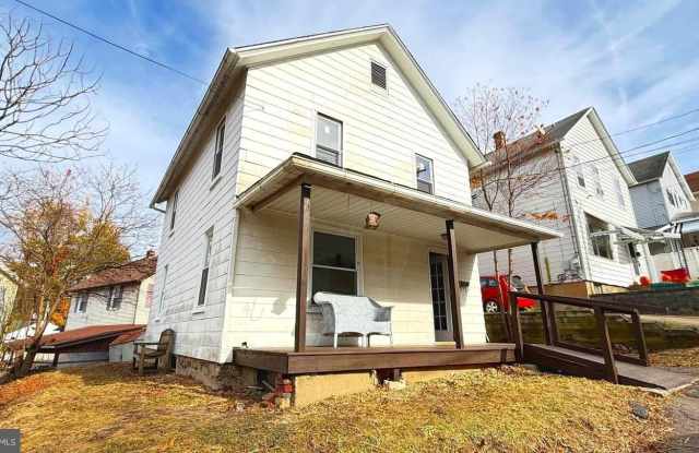 6 FERN AVE Gallery 2