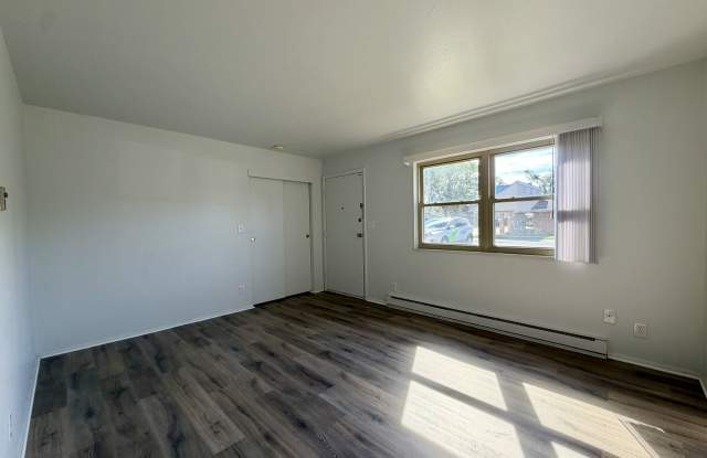 781 North Macomb Street Gallery 2